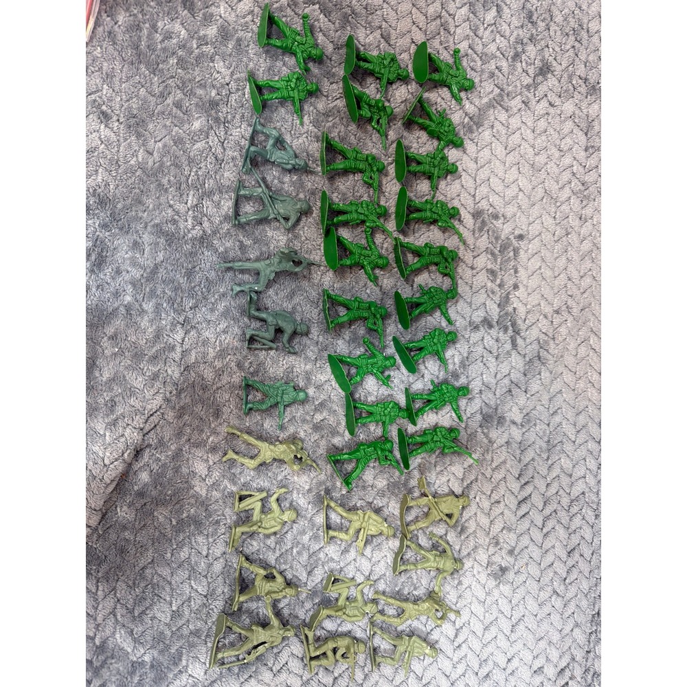 Vintage Style Plastic Green and Olive Army Men Toy Soldiers Lot Mixed Poses